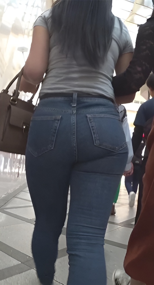 紧身蓝色牛仔裤美女[1.45G/MP4]