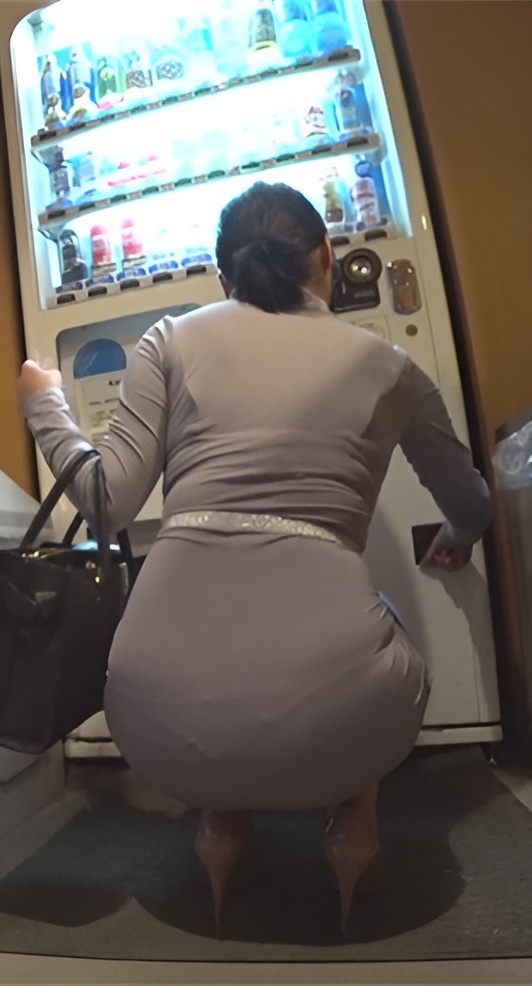 灰色包屯连体裙OL[1.35G/MP4]