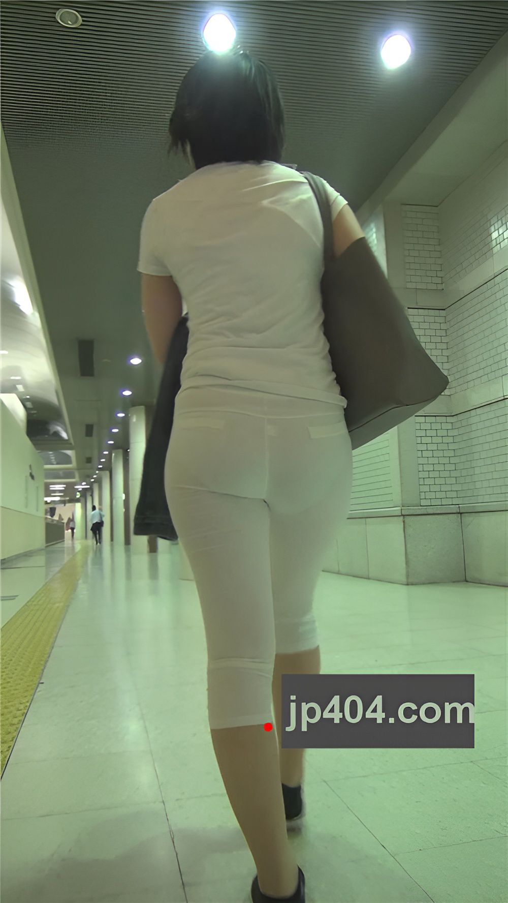 白色紧身饱满妹子[1G/MP4]