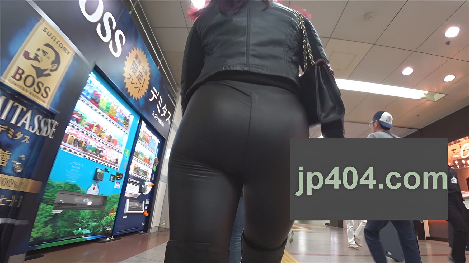 紧身皮裤美屯[1.4G/MP4]