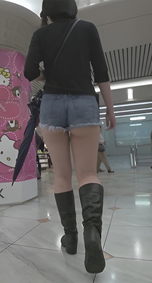 浅蓝牛仔热裤极品妹子[1018M/MP4]