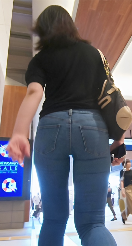 牛仔裤细腿圆翘屯[1.25G/MP4]