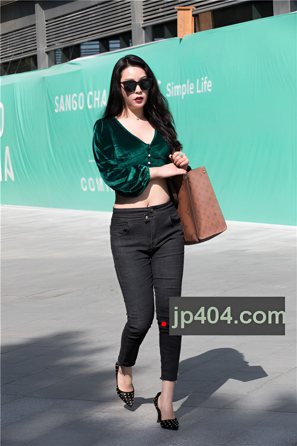 白嫩美女【套图+视频】