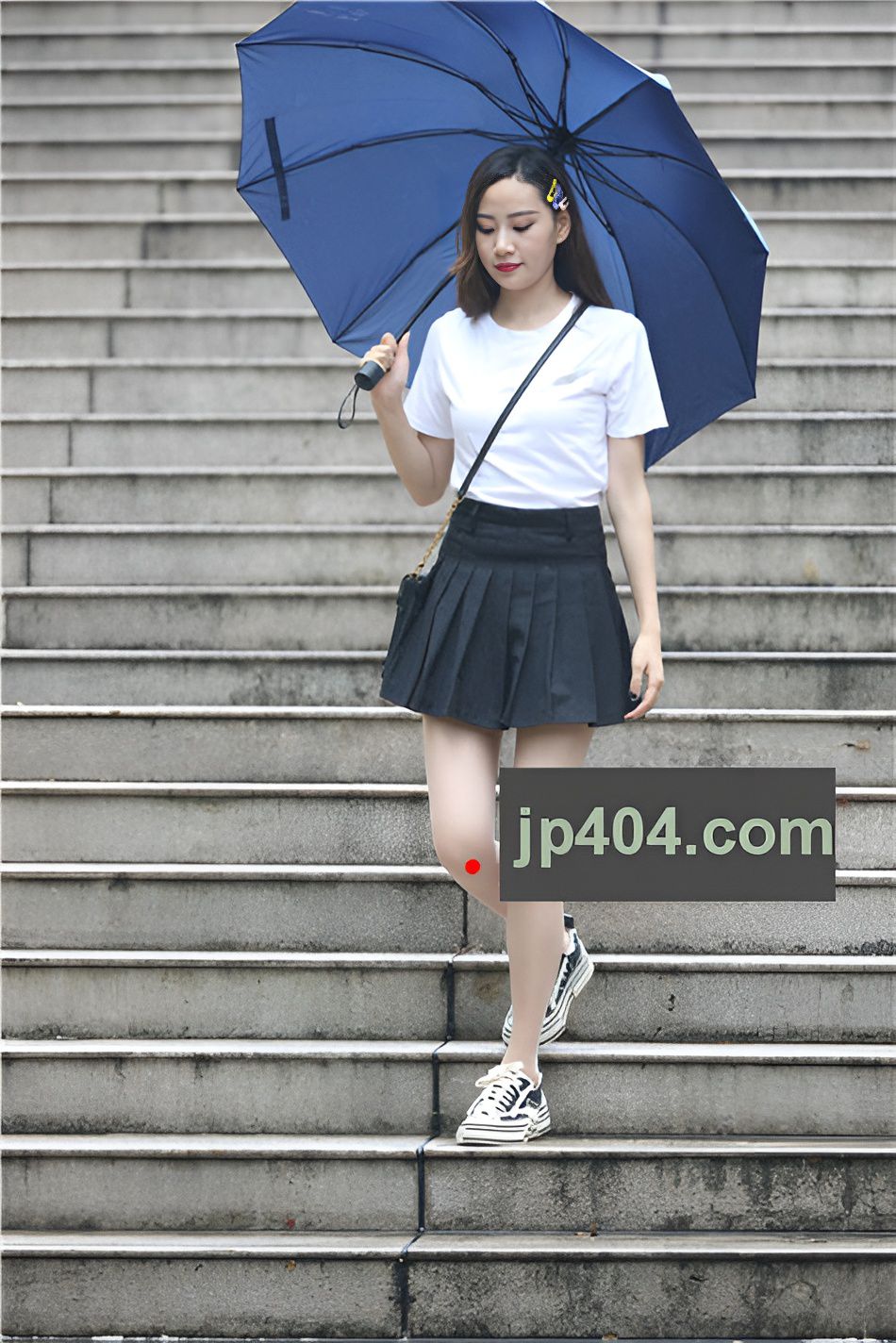 黑色百褶裙妹子【套图+视频】