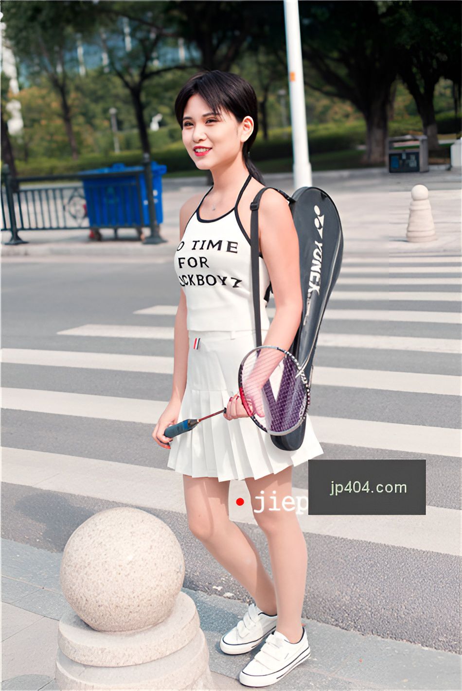 短发白裙妹子【套图+视频】