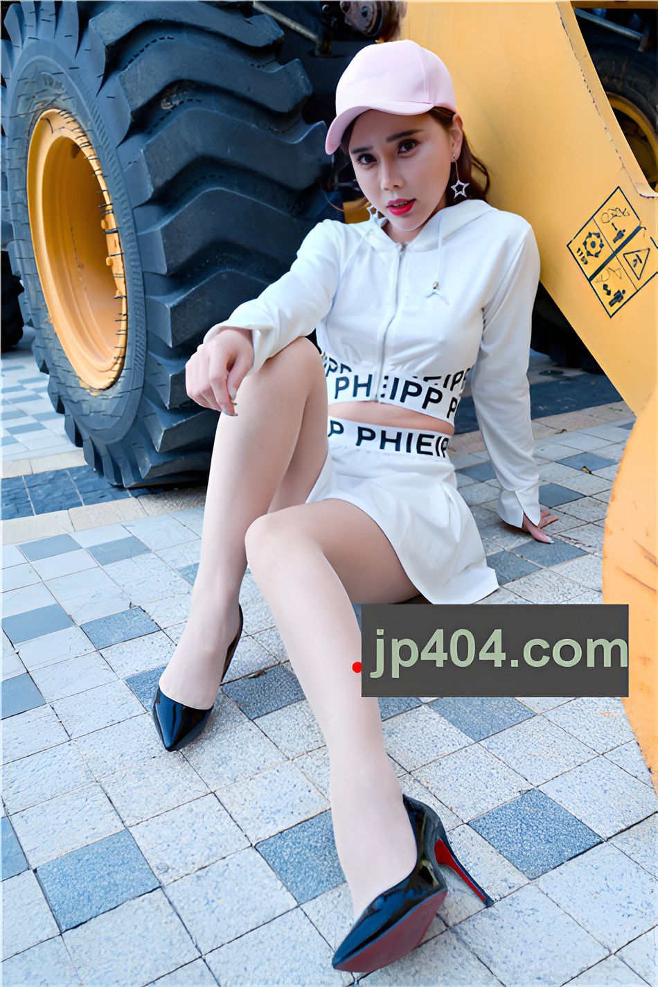 肉丝白裙女孩【套图+视频】