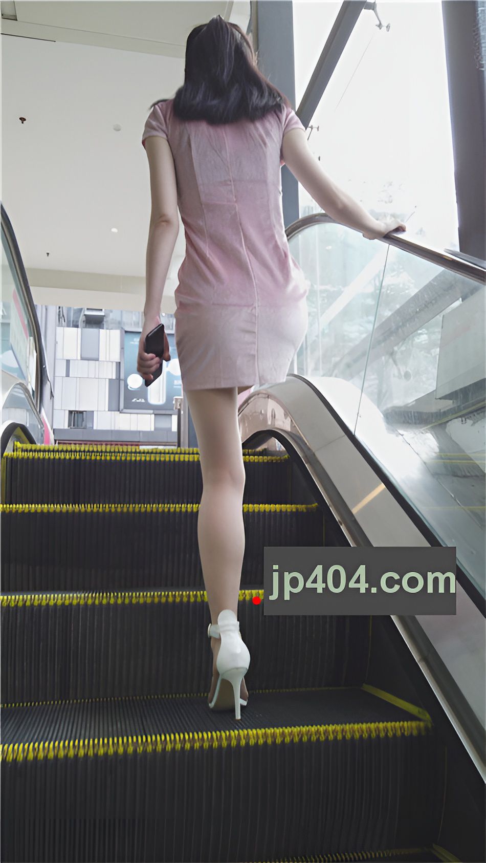 （视频）粉色连衣裙妹子[5.38G/MP4]