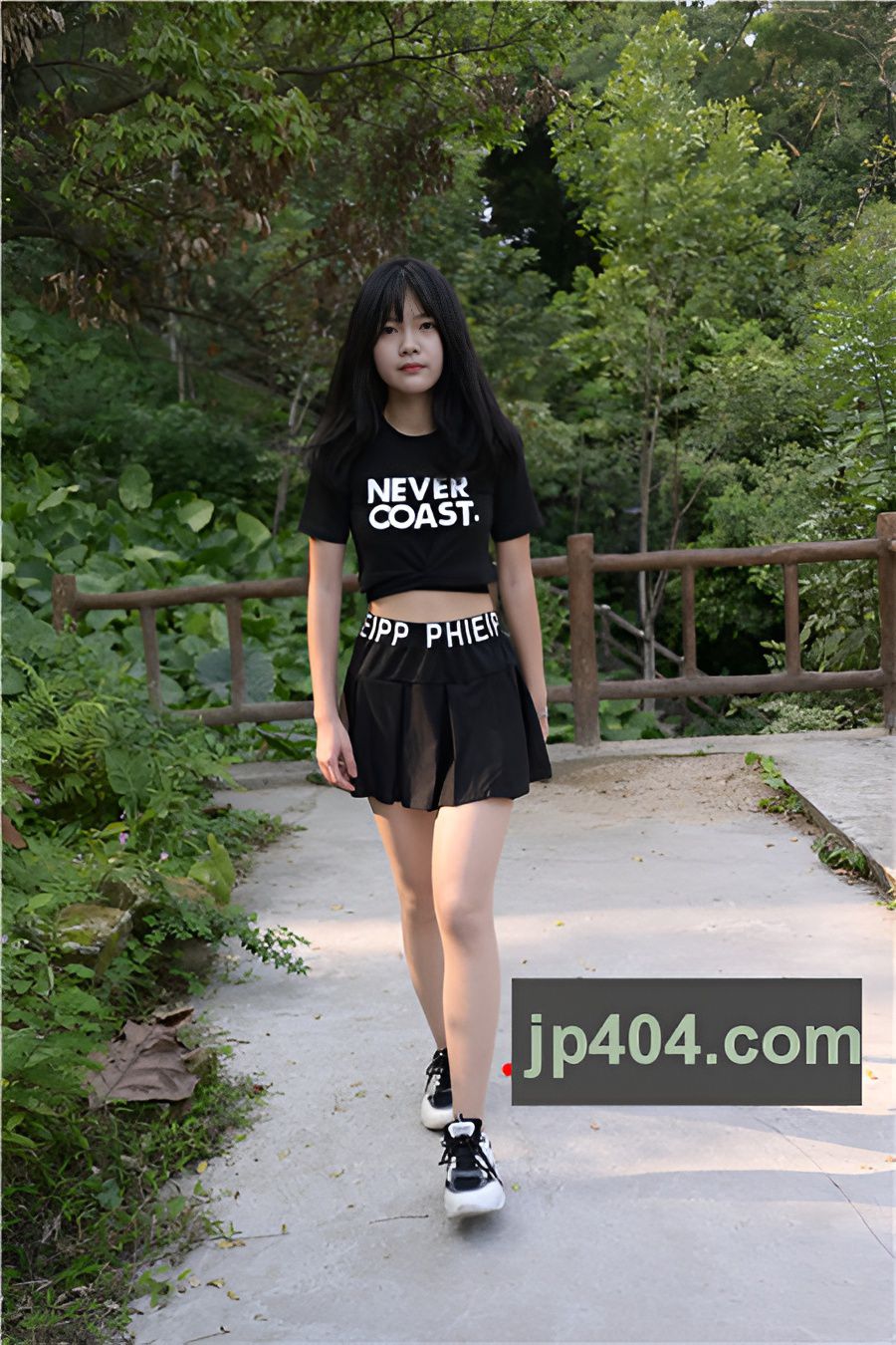 （套图）黑色短裙肉丝小妹(120P)[2.56G/JPG]