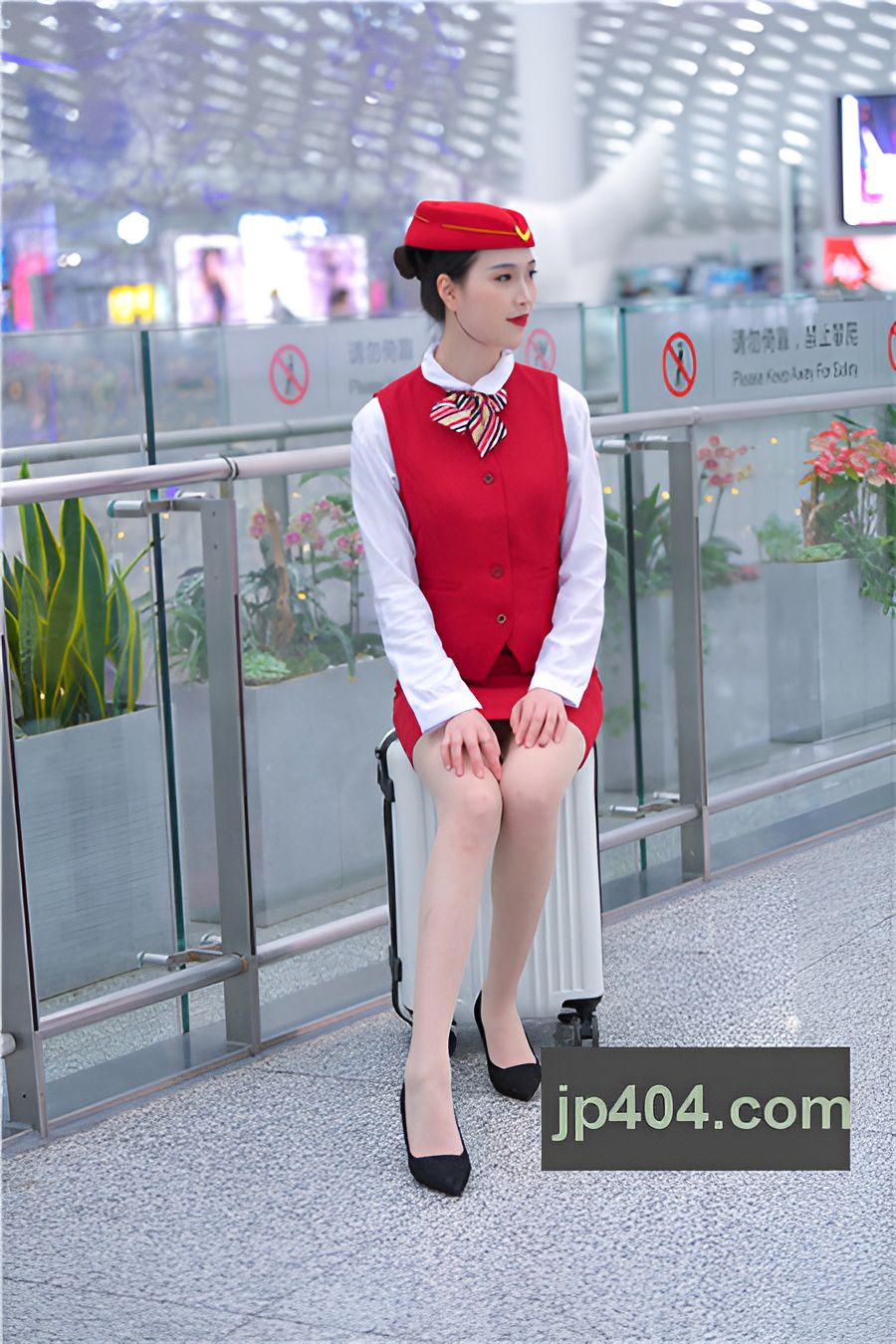 （套图二）红色制服美女(367P)[5G/JPG]