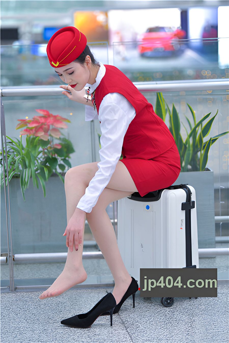 （套图二）红色制服美女(367P)[5G/JPG]