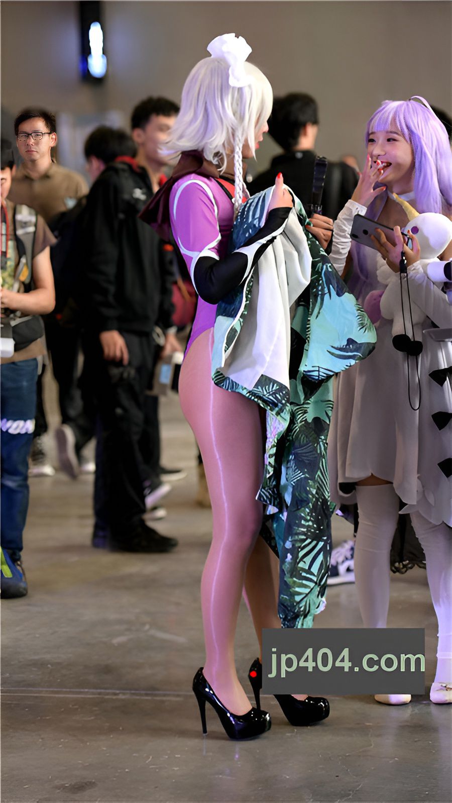 （视频）漫展肉丝妹子[5.61G/MP4]