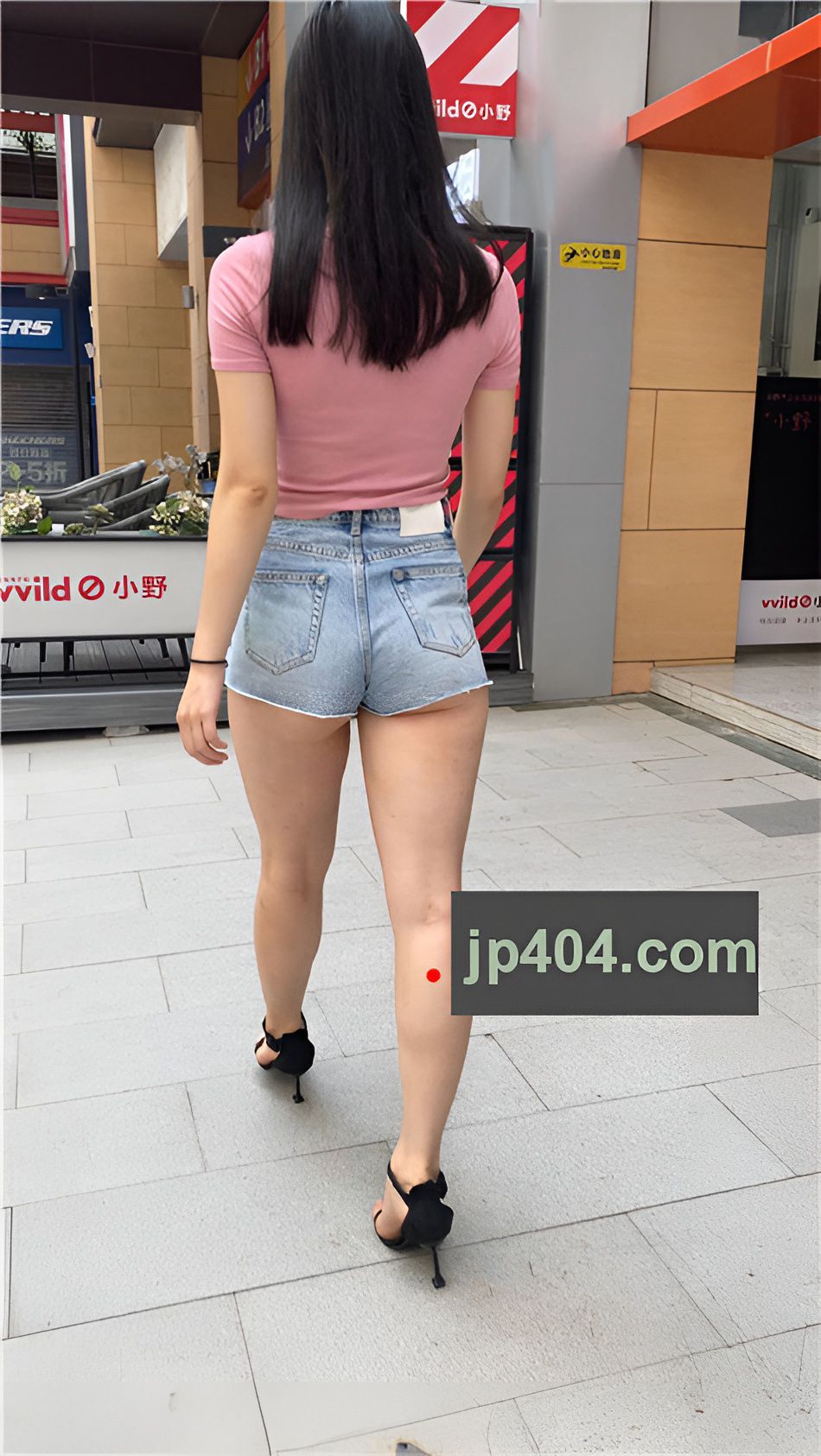 （视频）夏日里的热裤女孩[8.97G/MP4]