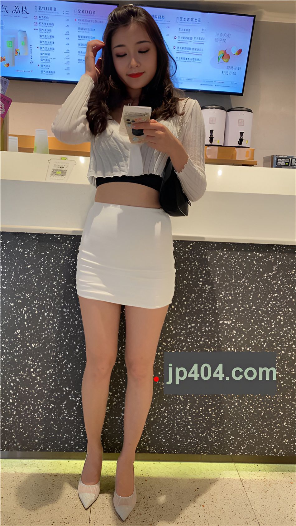 （视频）白色包臀裙美女 [9.46G/MP4]