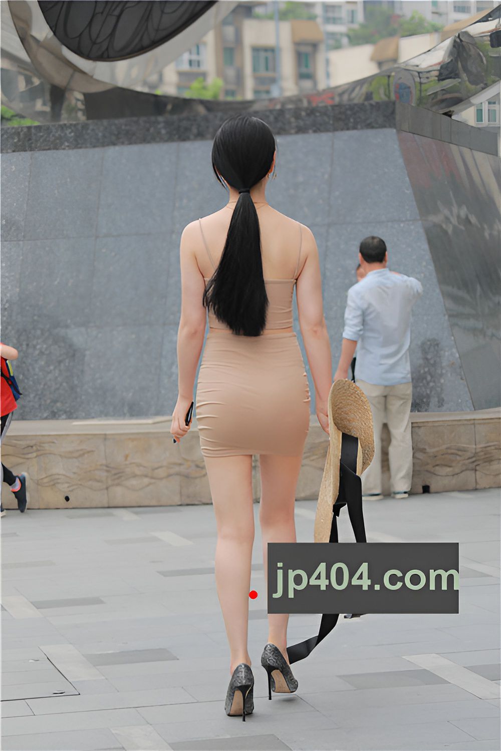 吊带包臀裙小姐姐【套图+视频】