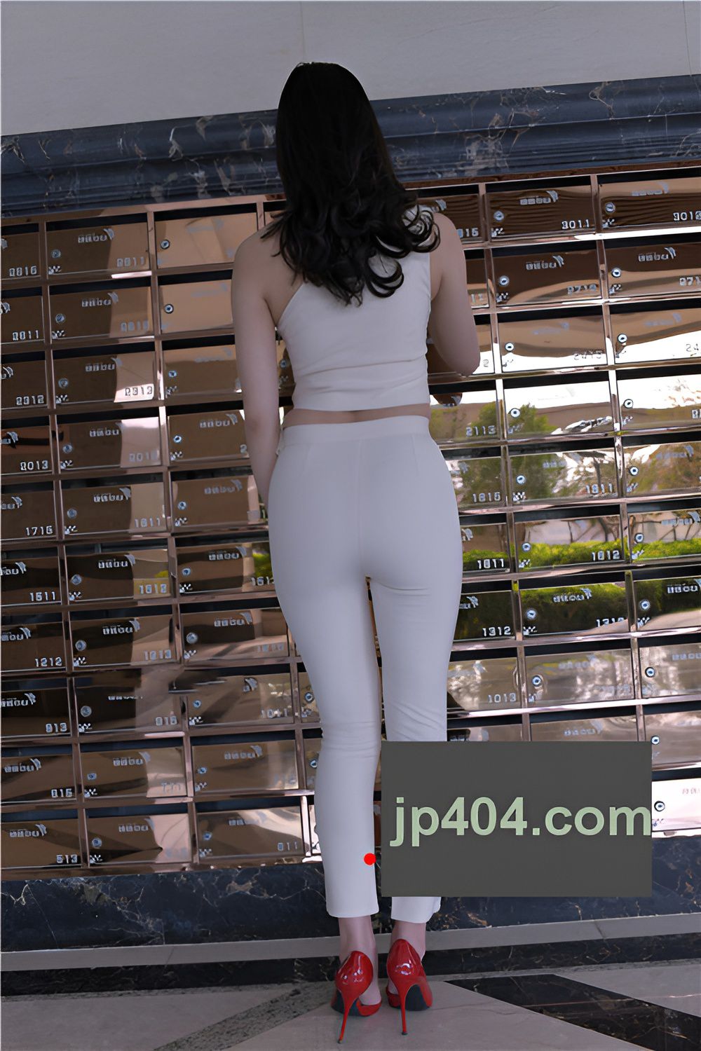 丰腴白色紧身裤美女(280P)[6.9GB/JPG]