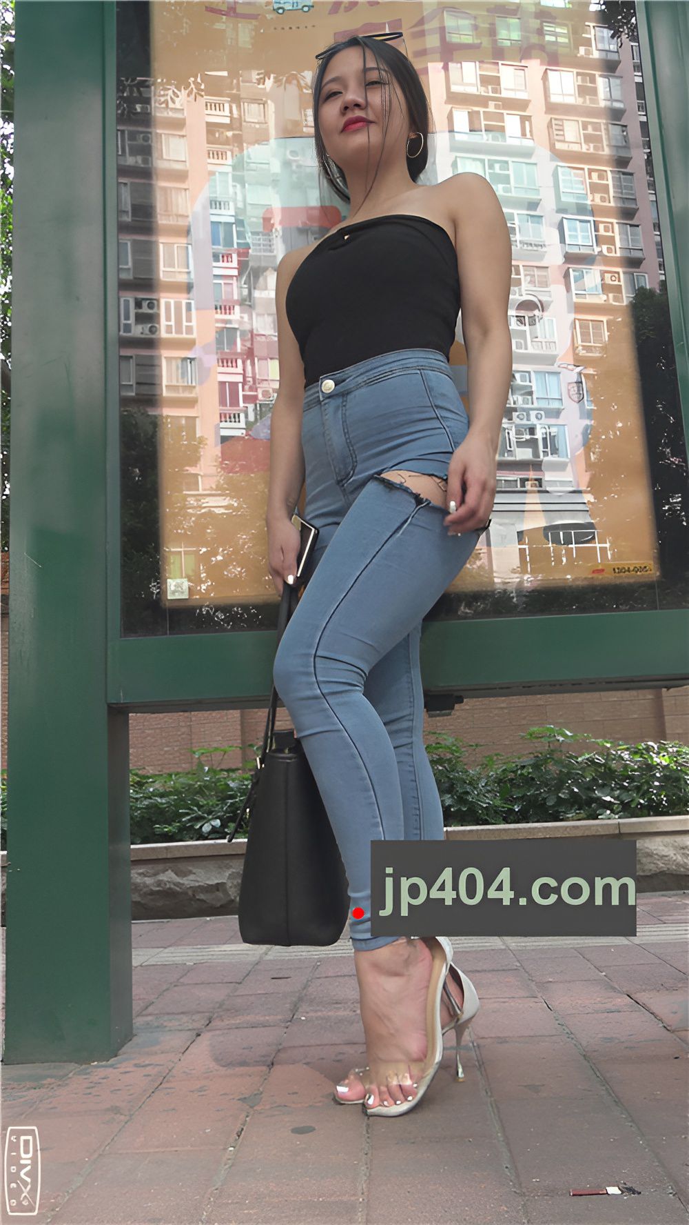 模拍漂亮的高腰牛仔丰腴美女[15.22G/MP4]