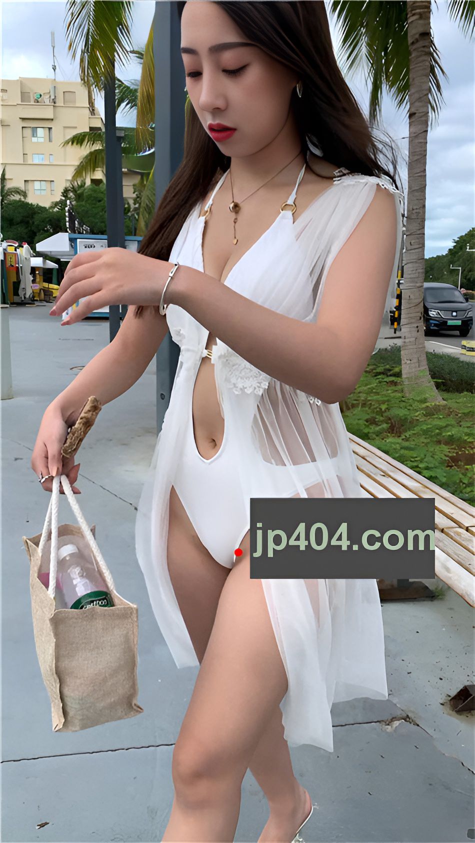 （视频）白色比基尼女孩 [8.97G/MP4]