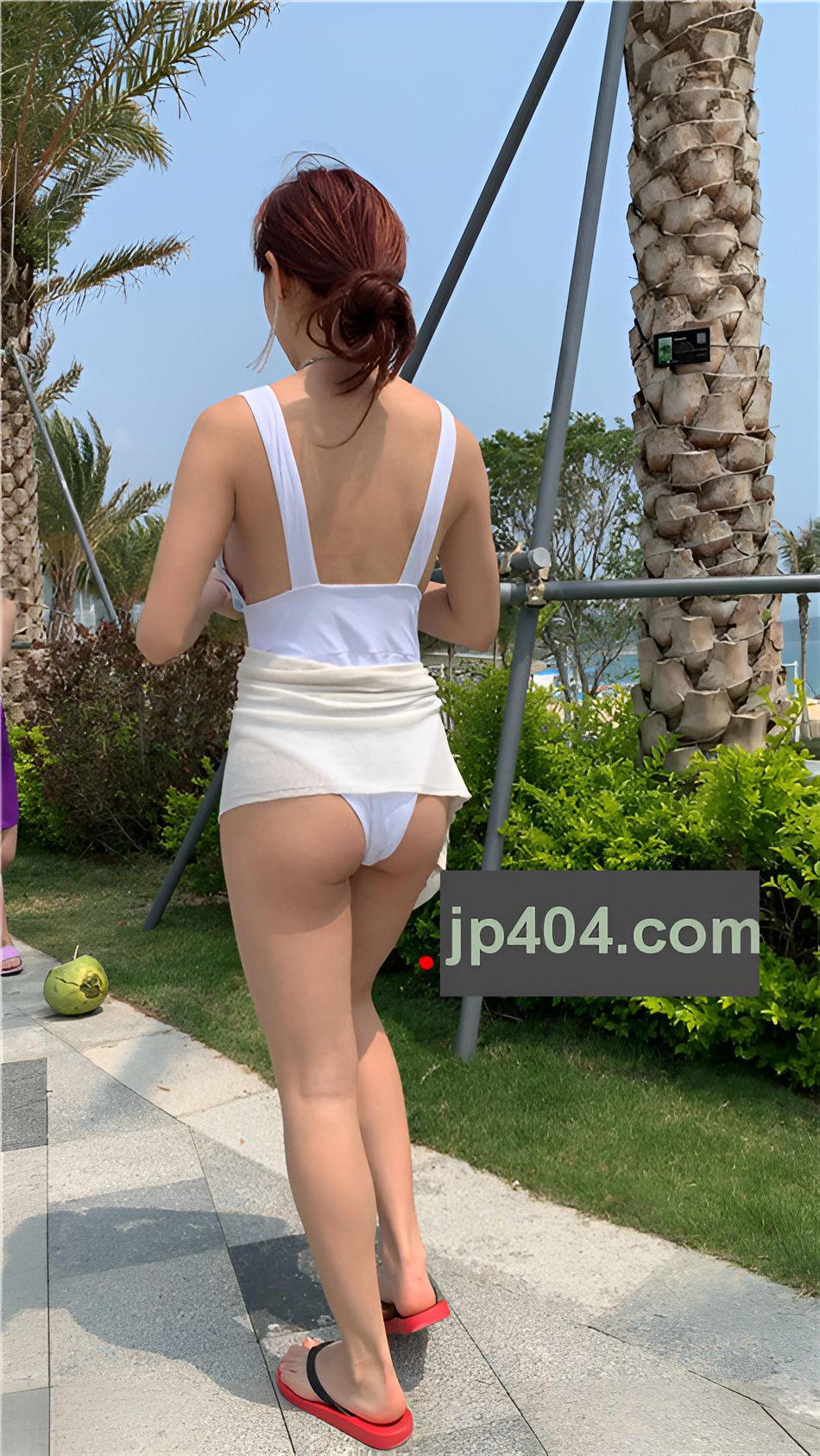 （视频）白色连体比基尼美眉[5.93G/MP4]