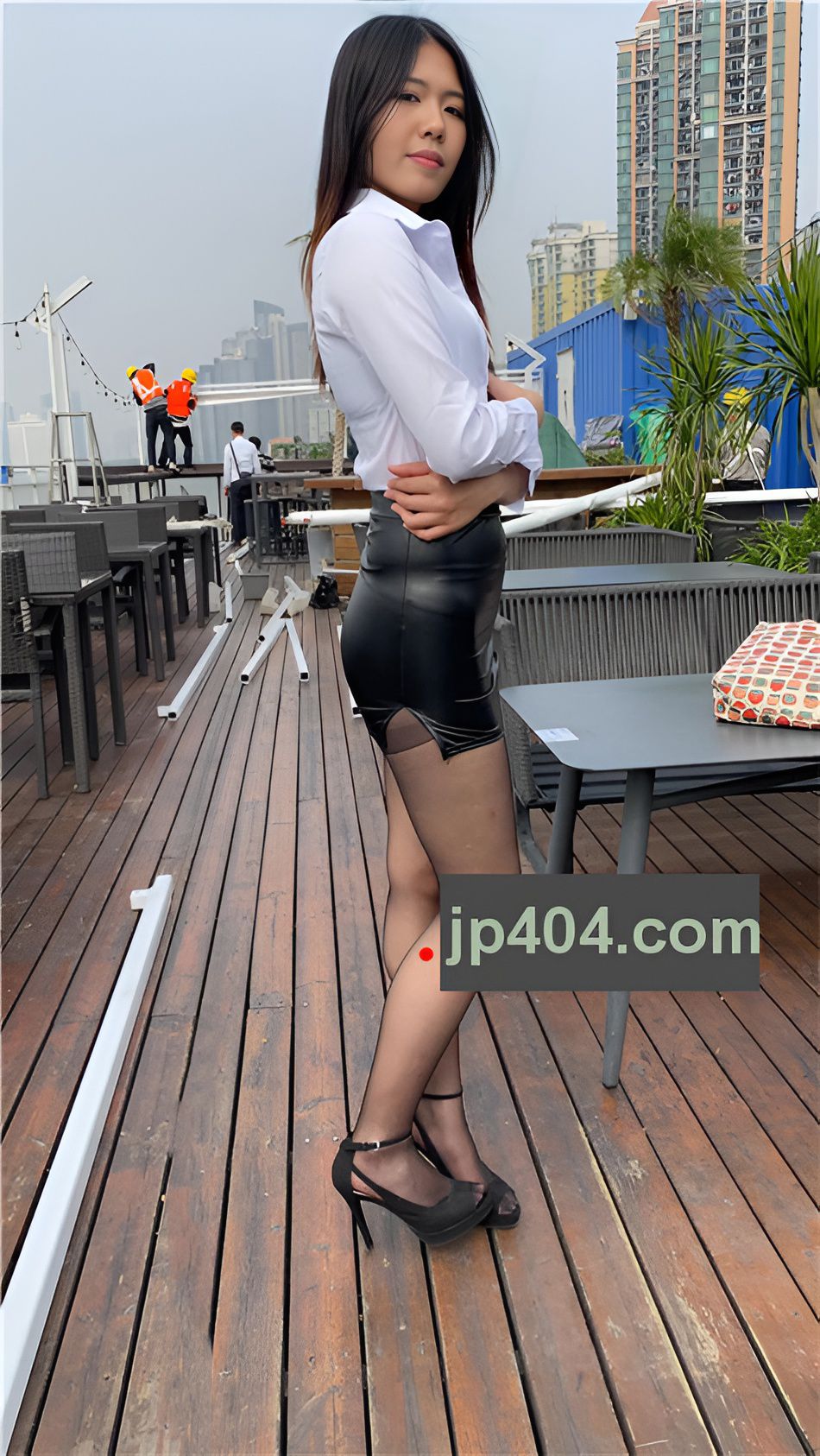 （视频）紧身皮裙[8.1G/MP4]