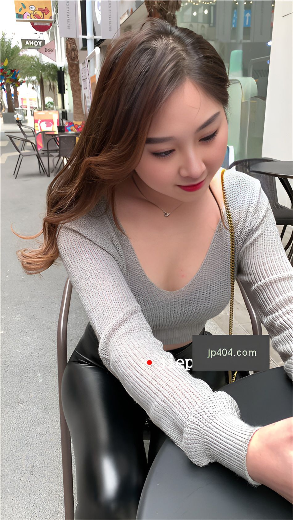 （视频）皮裤美女 [9.88G/MP4]