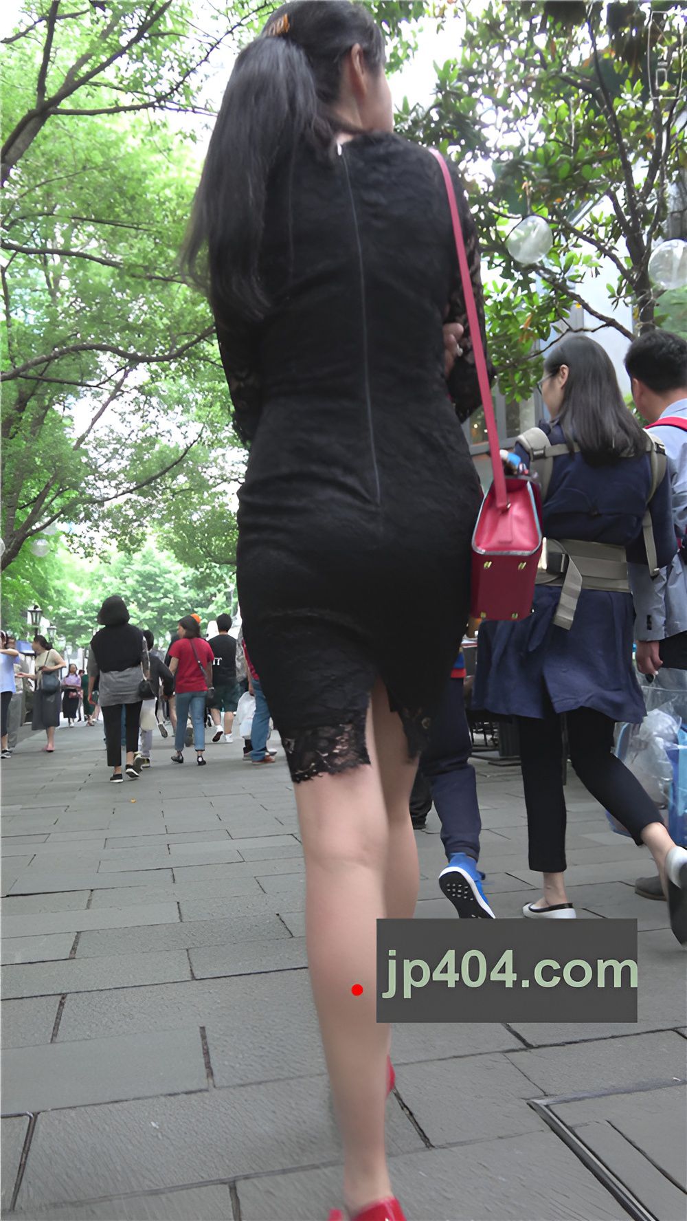 连体镂空包臀裙[1.4G/MP4]