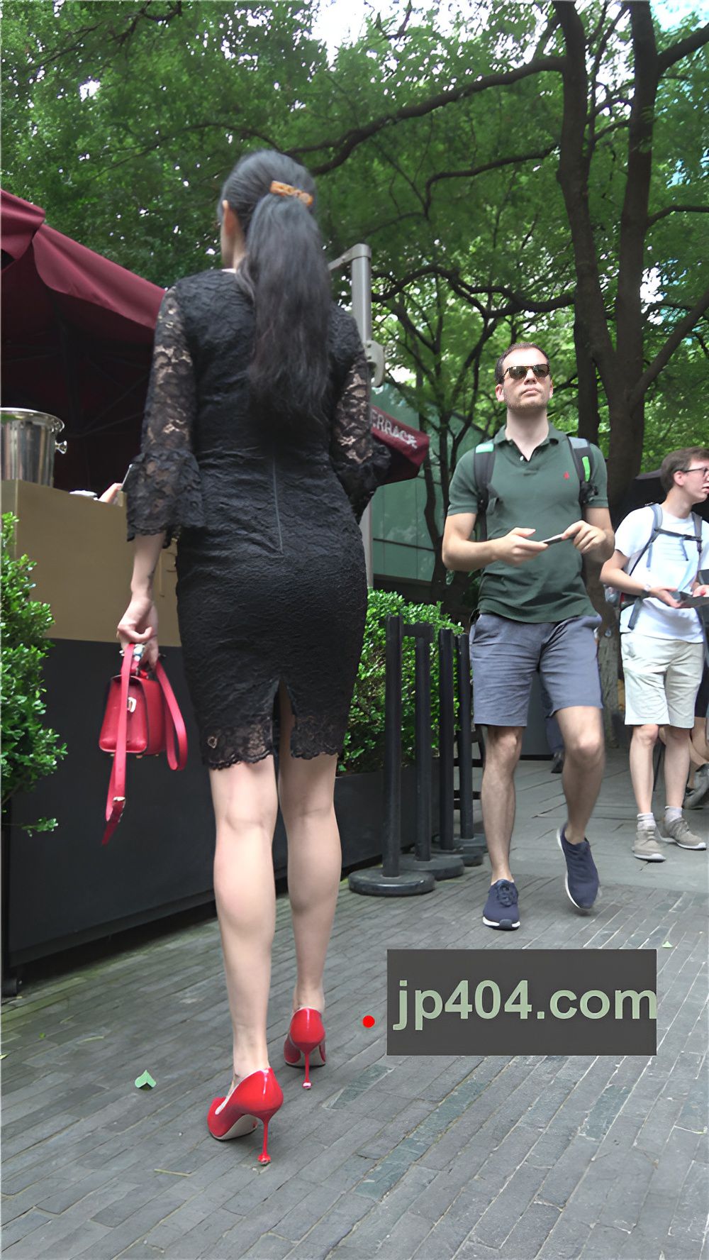 连体镂空包臀裙[1.4G/MP4]