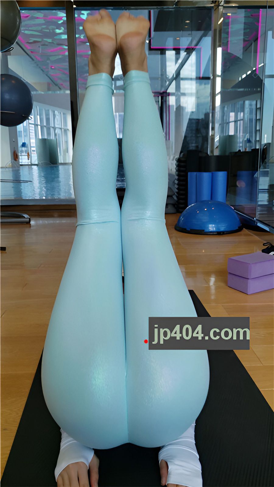 （视频二）绿色皮质瑜伽裤[6.3G/MP4]