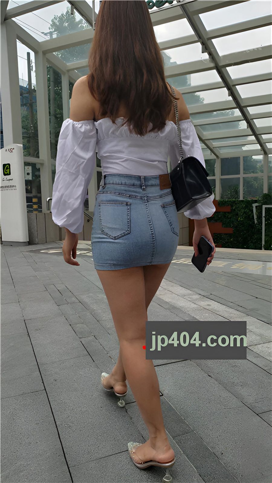 （视频一）牛仔裙美女 [7.15G/MP4]