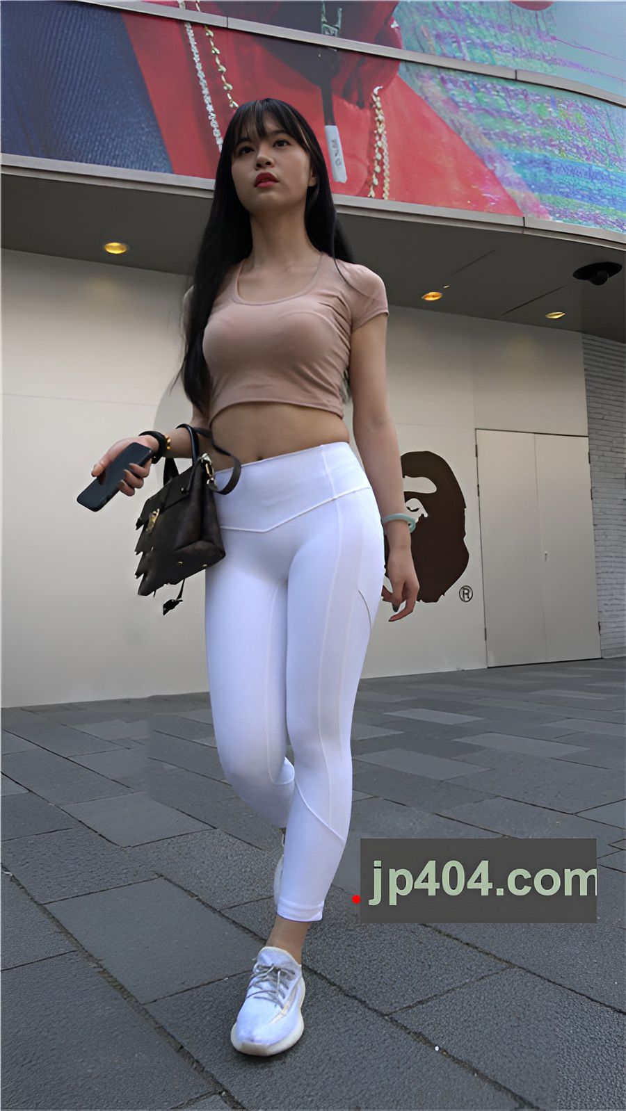 （视频）白色紧身裤小姐姐[7.42G/MP4]