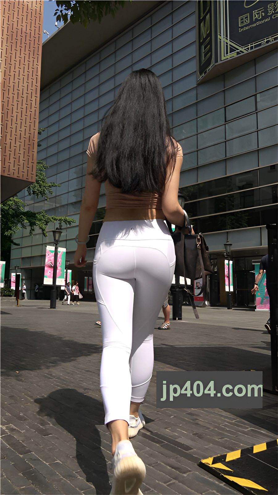 （视频）白色紧身裤小姐姐[7.42G/MP4]