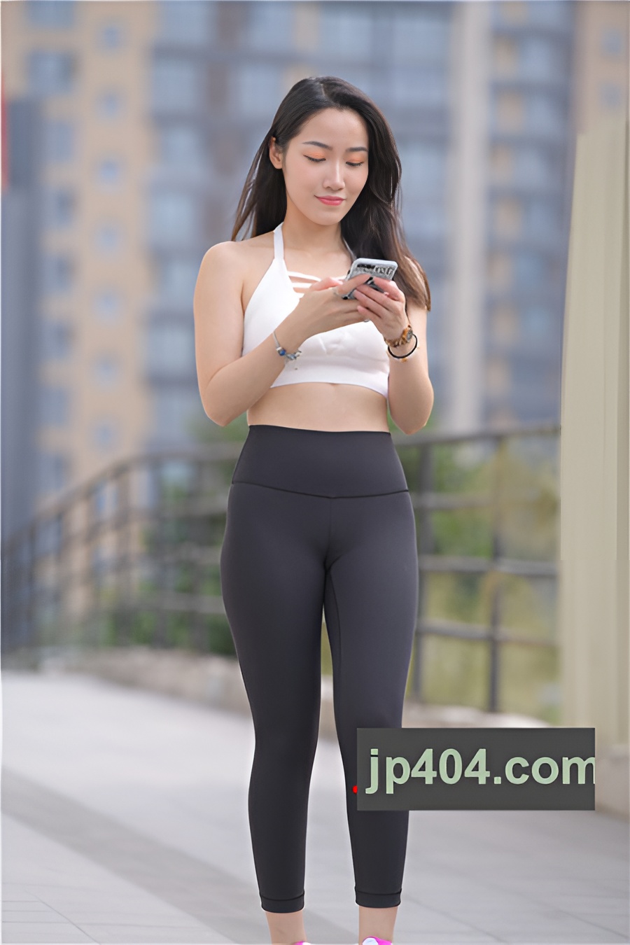 黑色瑜伽裤美女 【套图+视频】