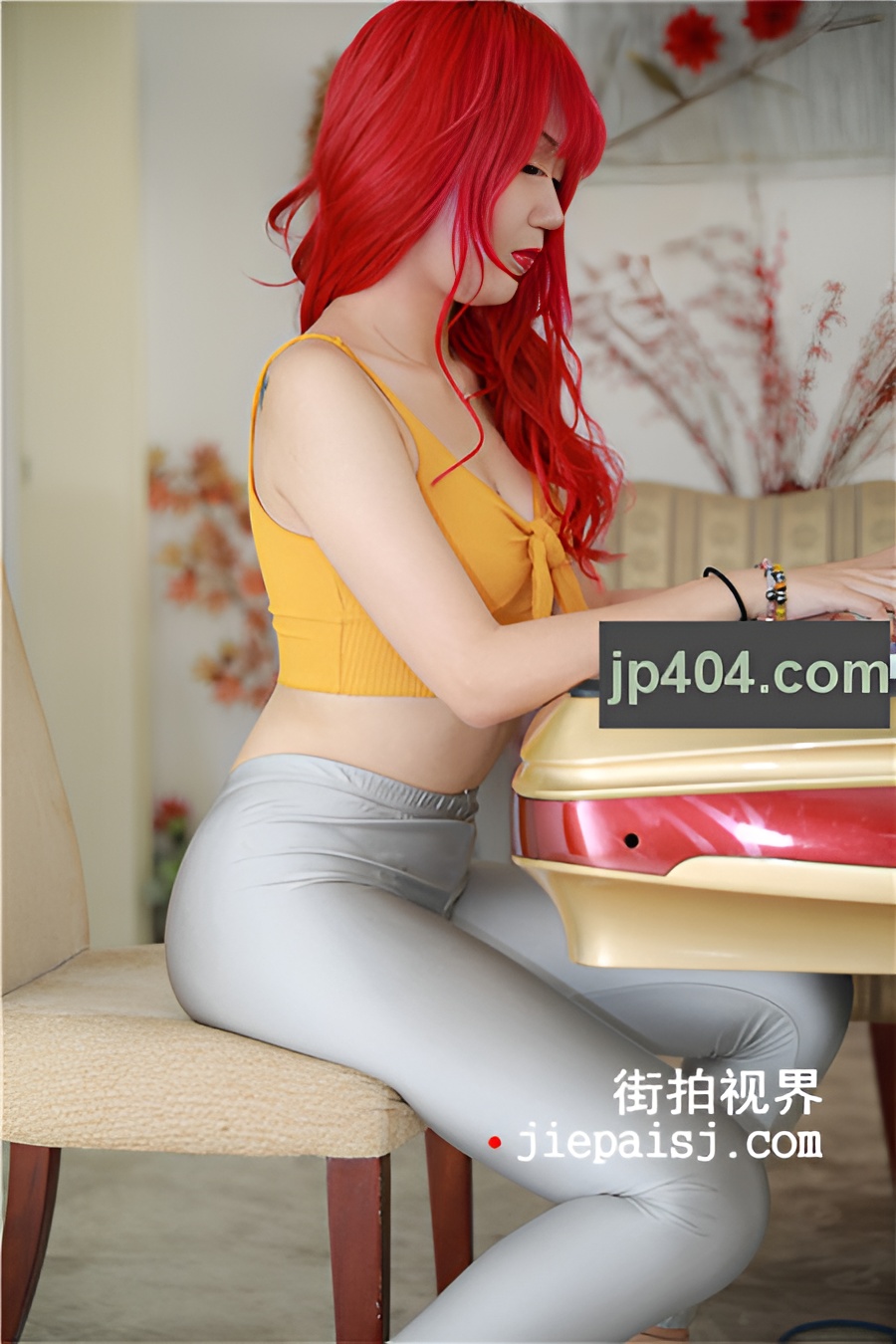 银色紧身裤红发美女 【套图+视频】