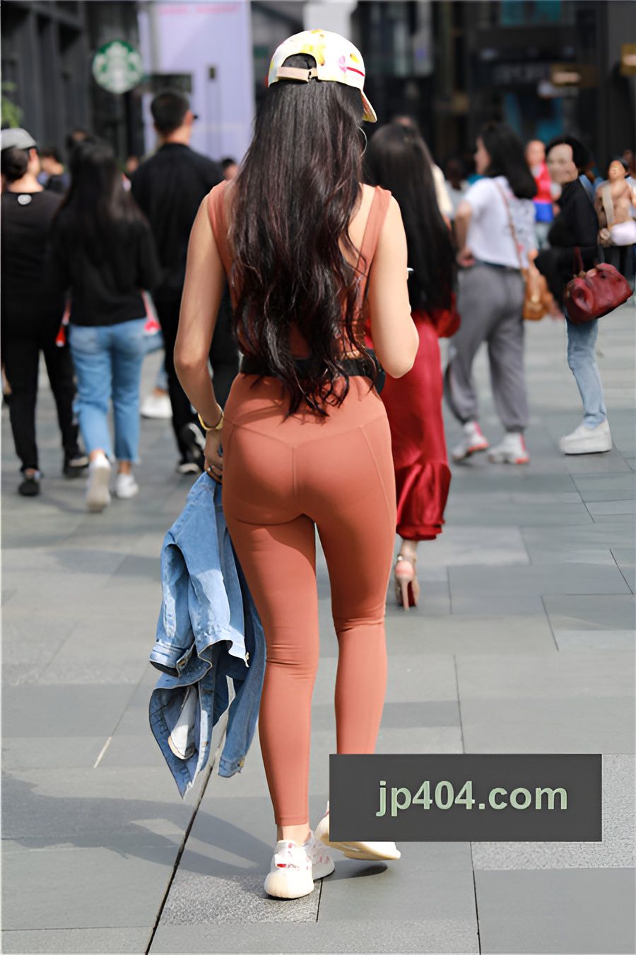 棕红色瑜伽裤美少妇 【套图+视频】