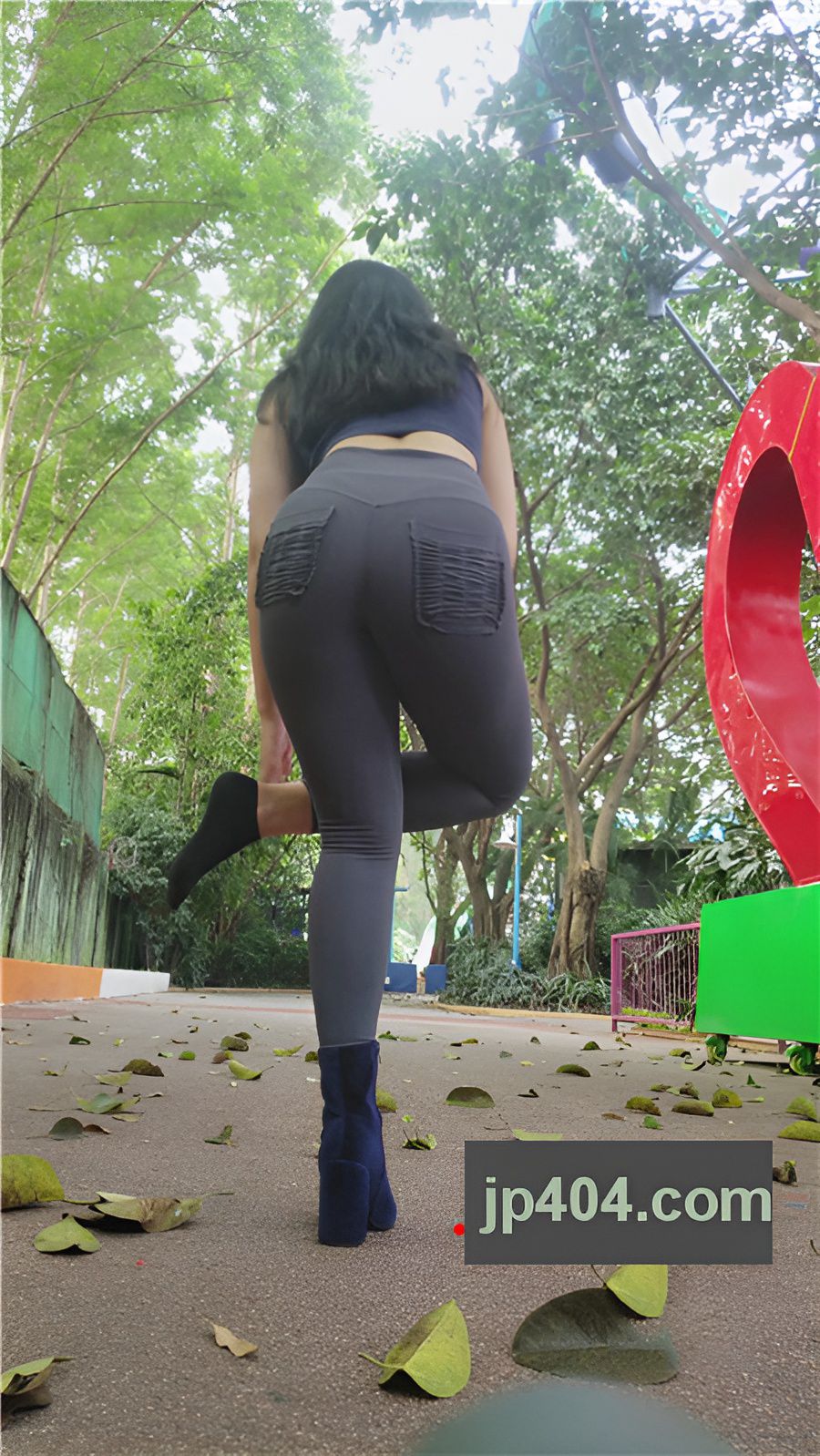 （视频2）丰满的紧身裤美女[13.23G/MP4]