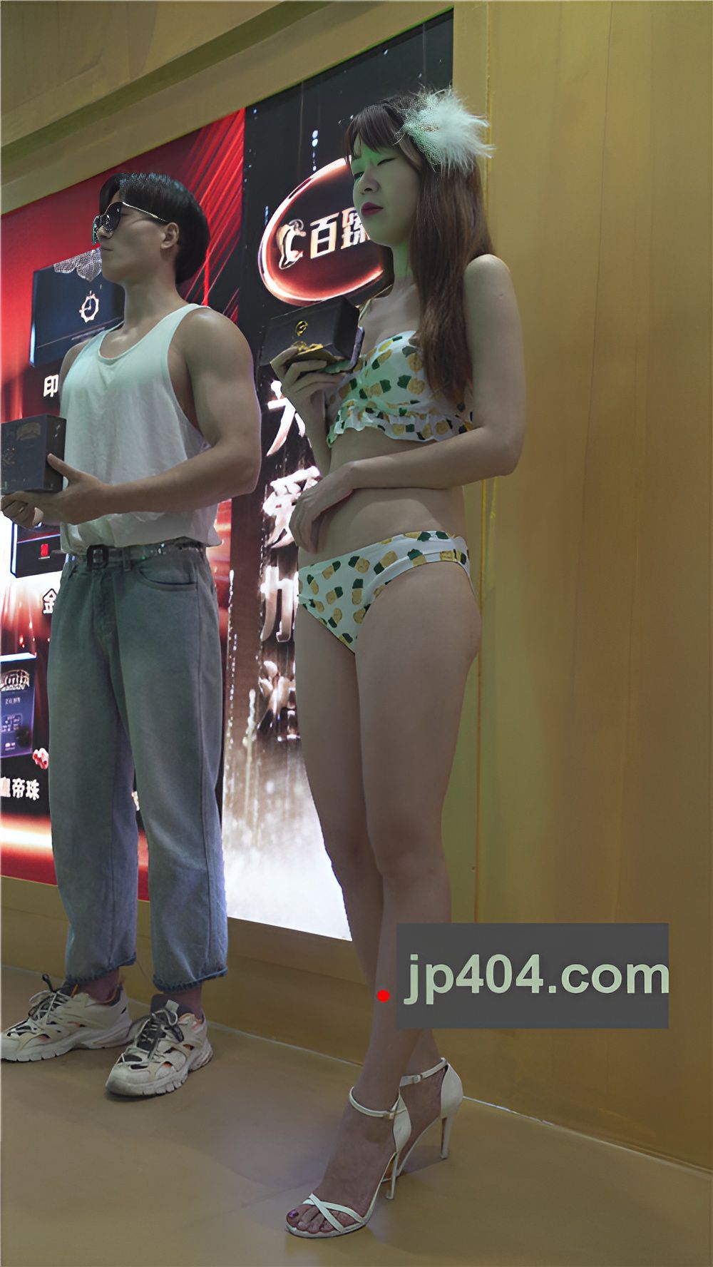 泳装模特小姐姐[2.18G/MP4]