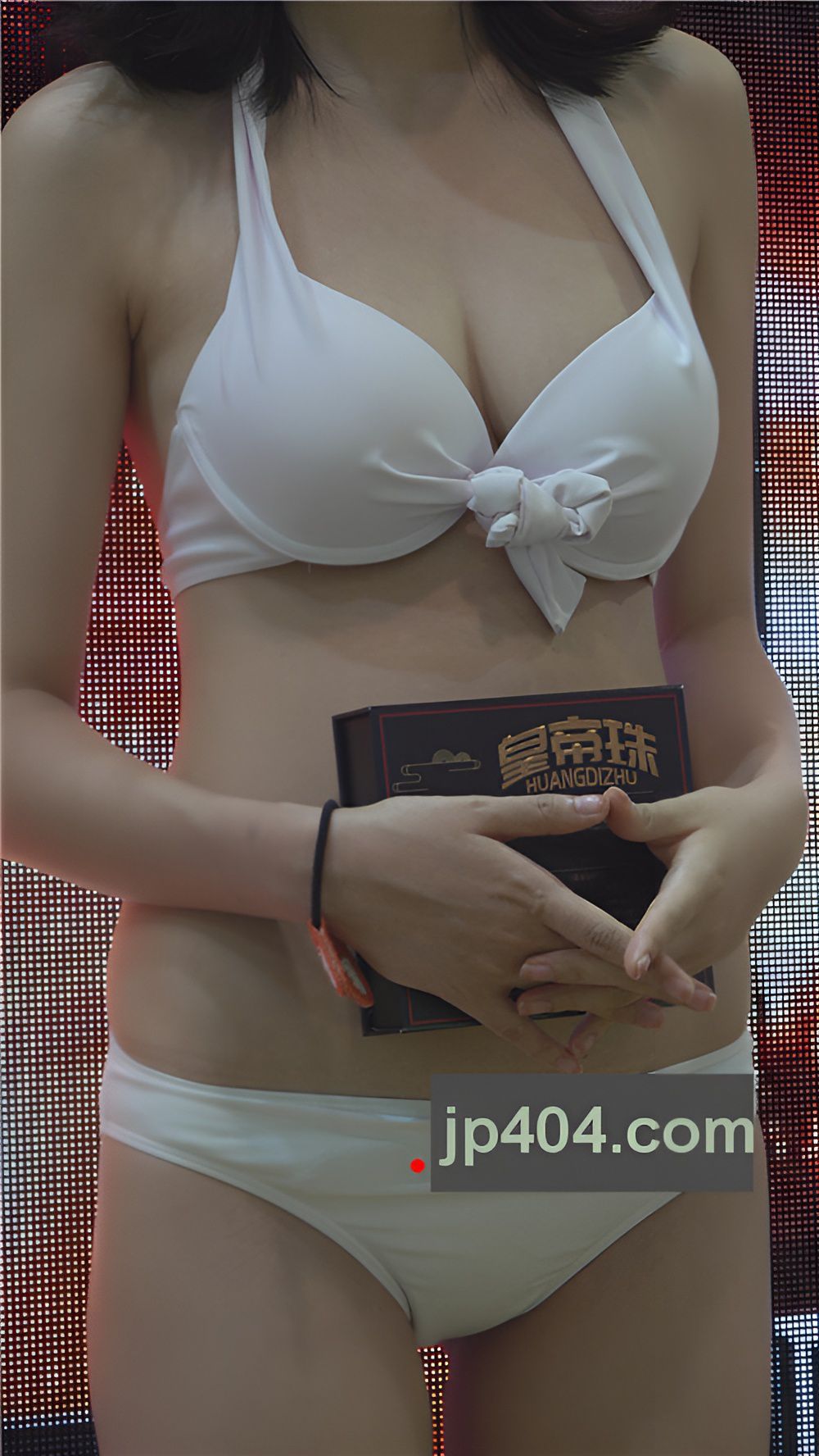 白色比基尼成展美女[1.12G/MP4]