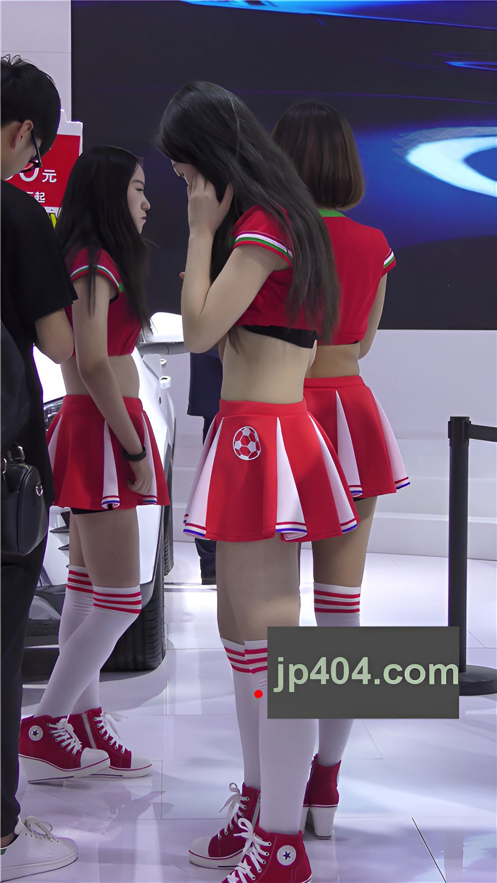 车展热舞的短裙美女[1.59G/MP4]