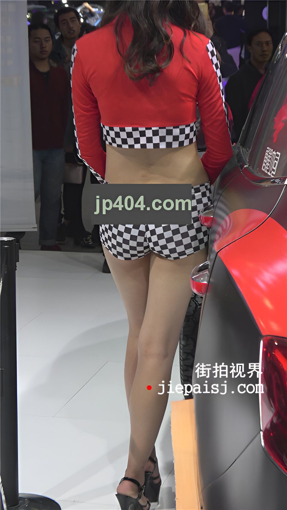 漂亮性感的车模美女[3.3G/MP4]