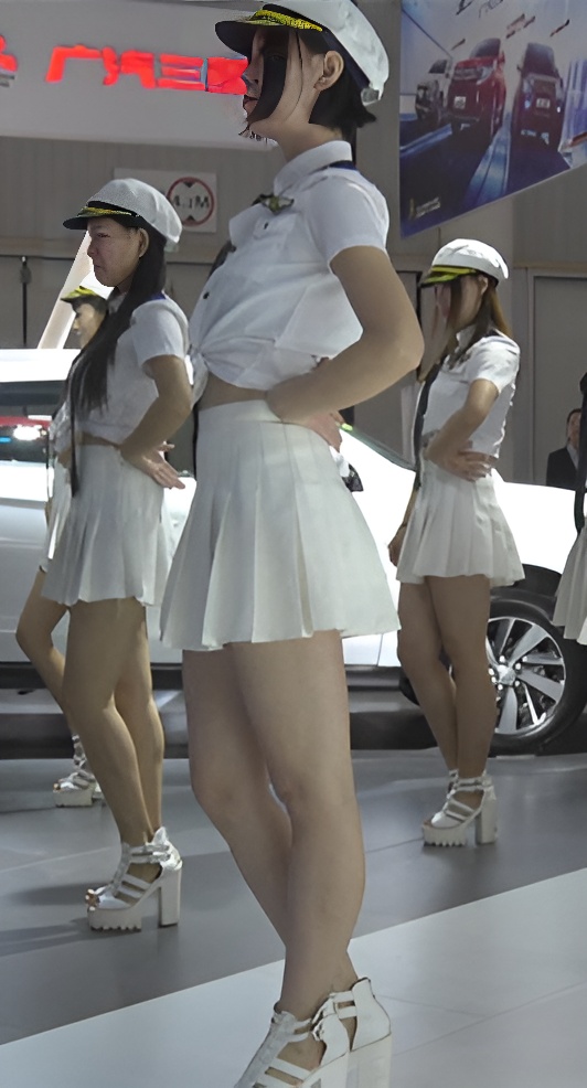 车展热舞的小姐姐[1.97G/MP4]