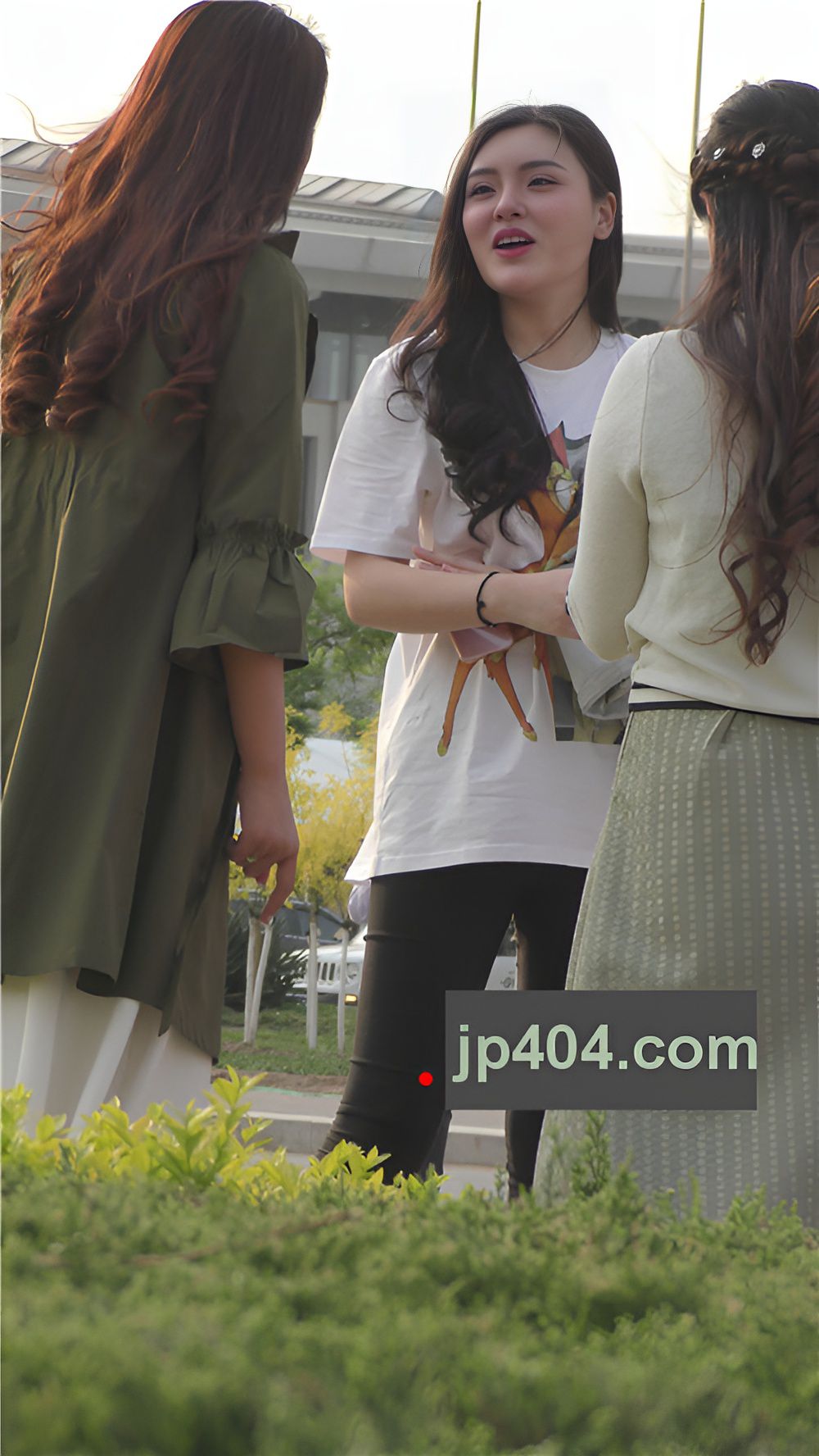 漂亮长腿美女[866M/MP4]