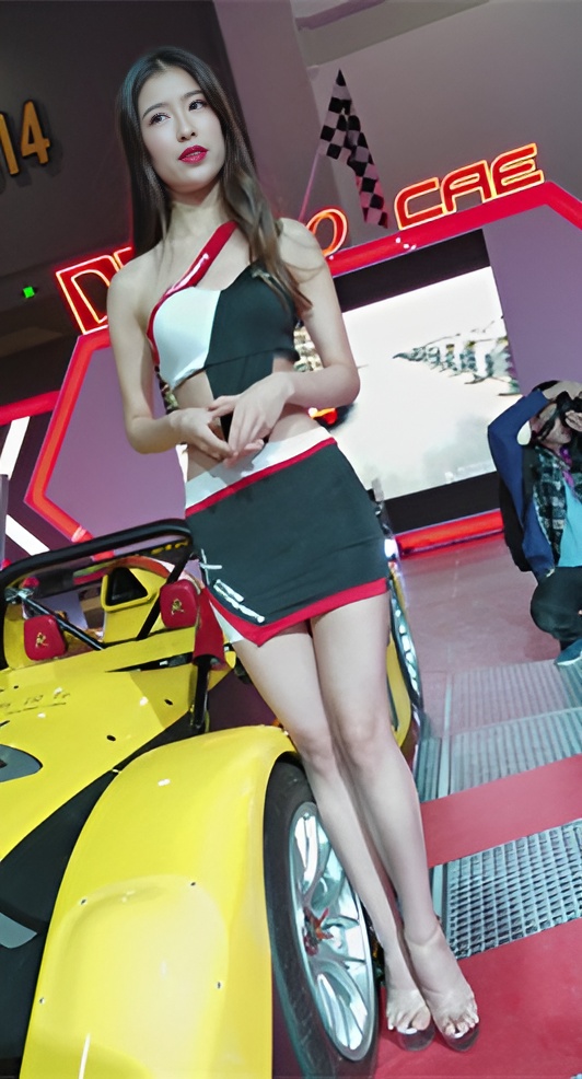 漂亮的包臀长腿美模[400M/MP4]