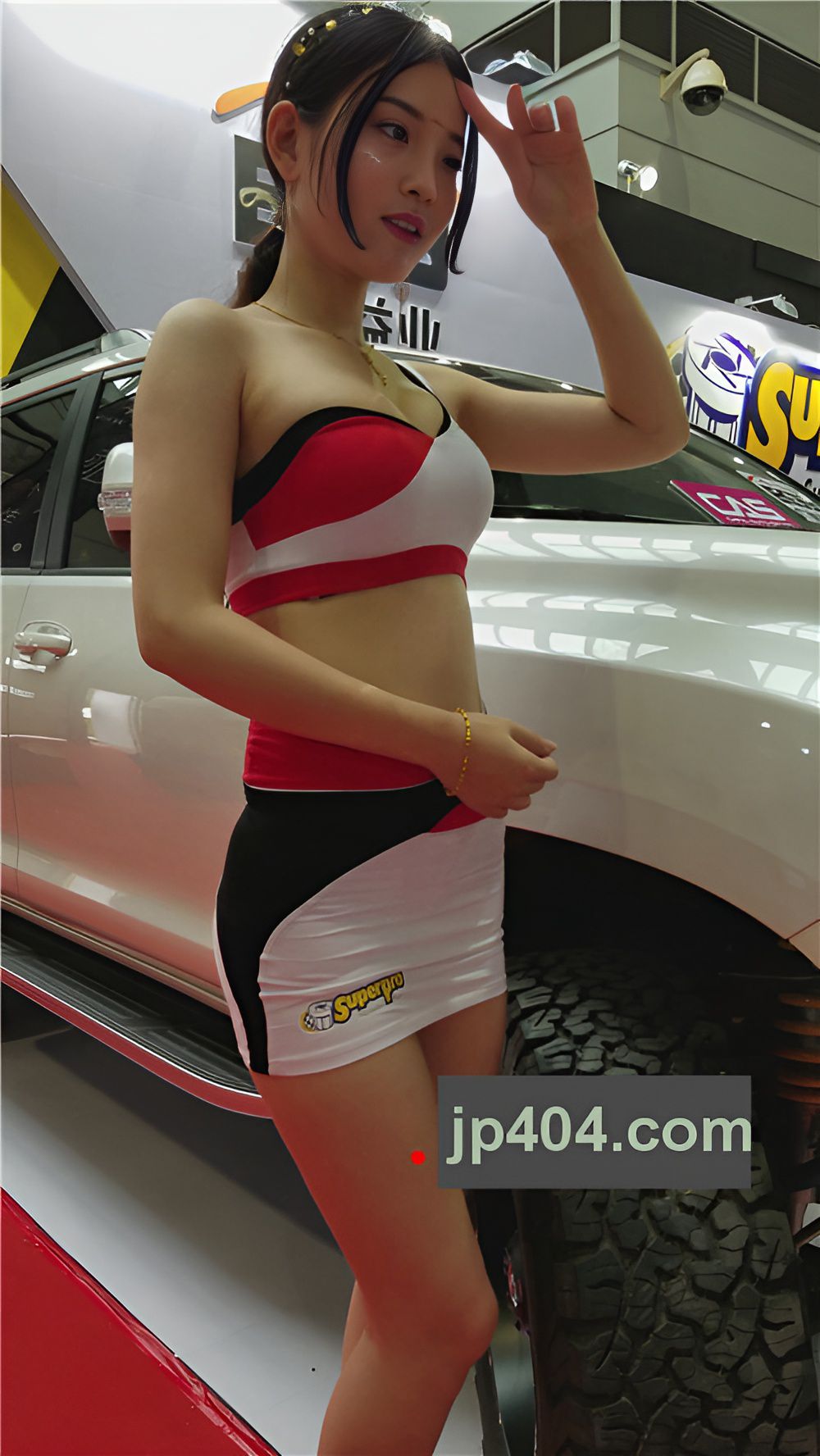 美女车模小姐姐[683M/MP4]