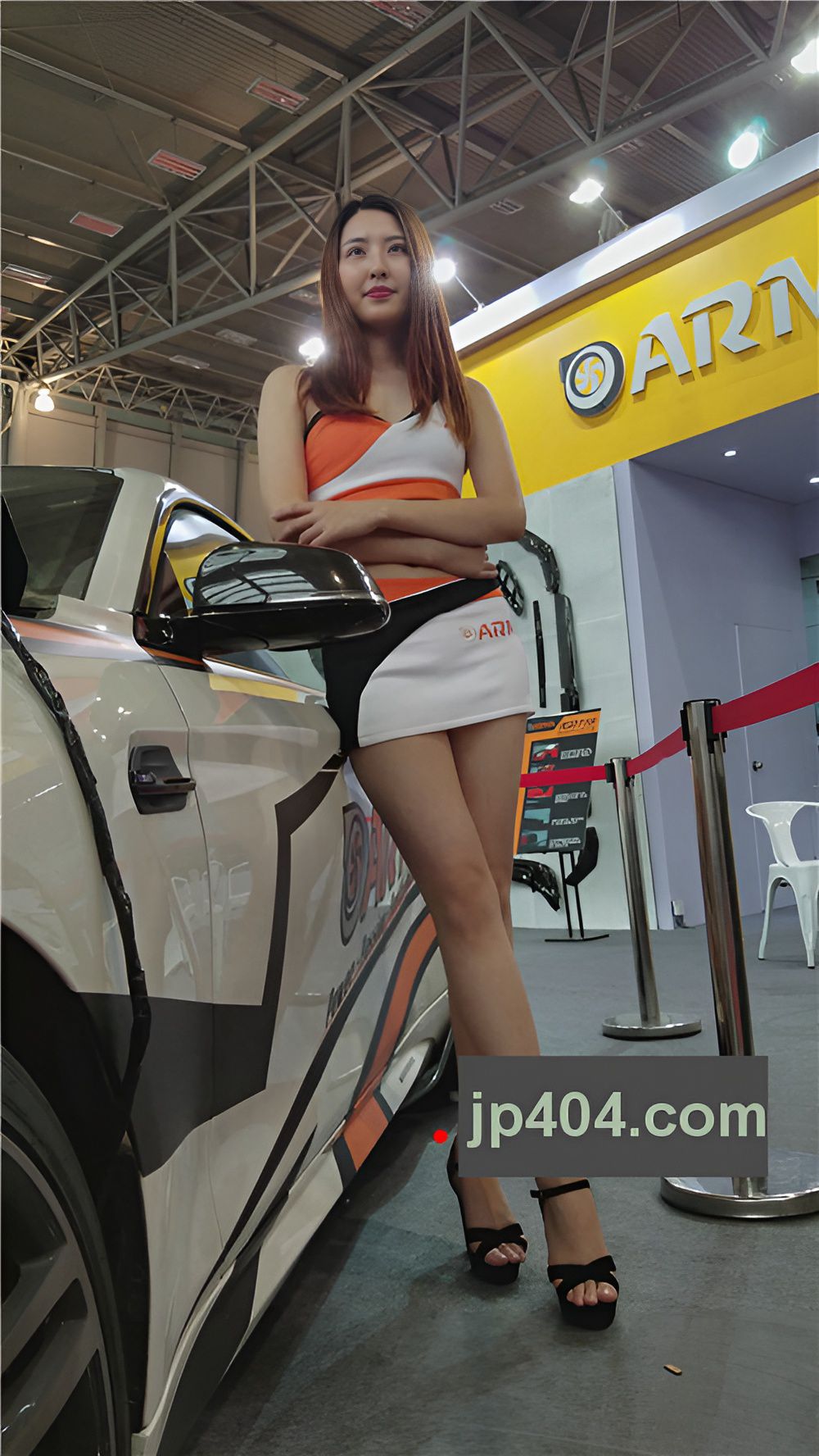 车模美女[638M/MP4]