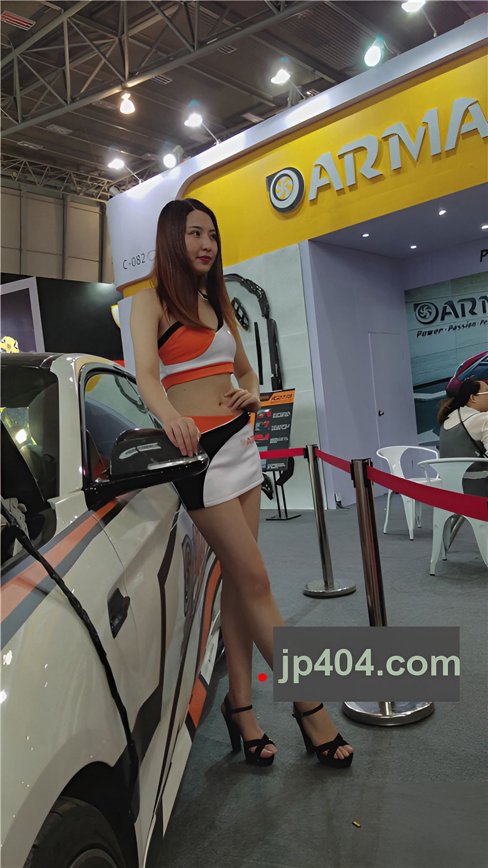 车模美女[638M/MP4]