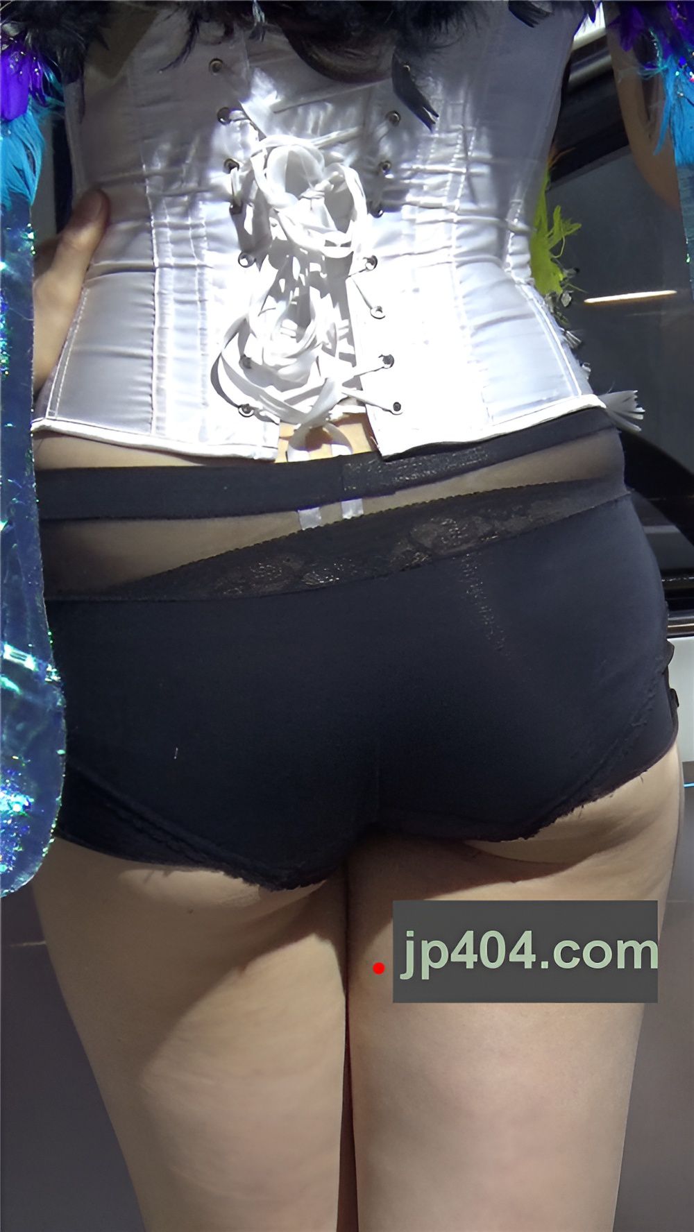 漂亮性感的车模美女[613M/MP4]