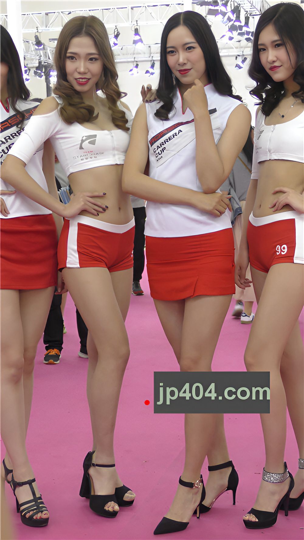 车展上的几个美女小姐姐[980M/MP4]