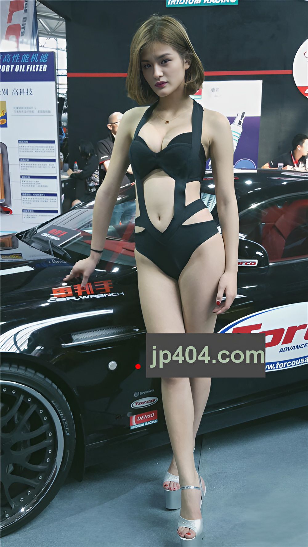 性感的短发车模美女[518M/MP4]