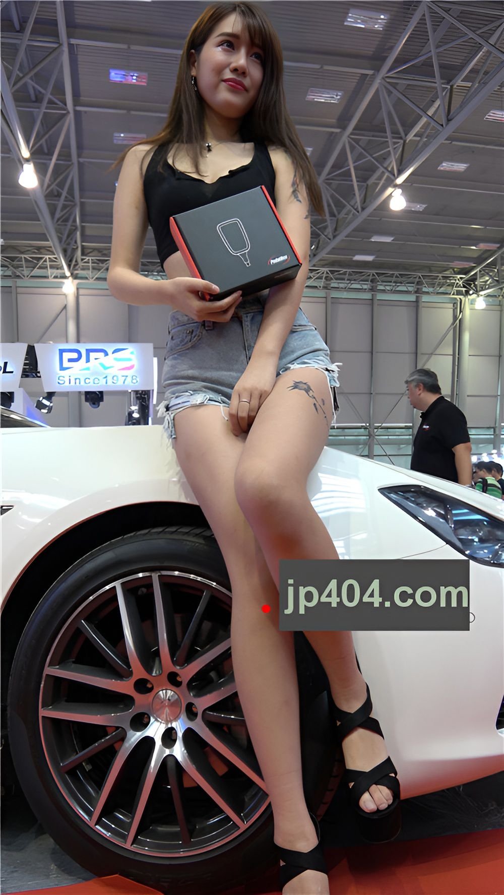 车展漂亮的热裤牛仔MM[3.25G/MP4]