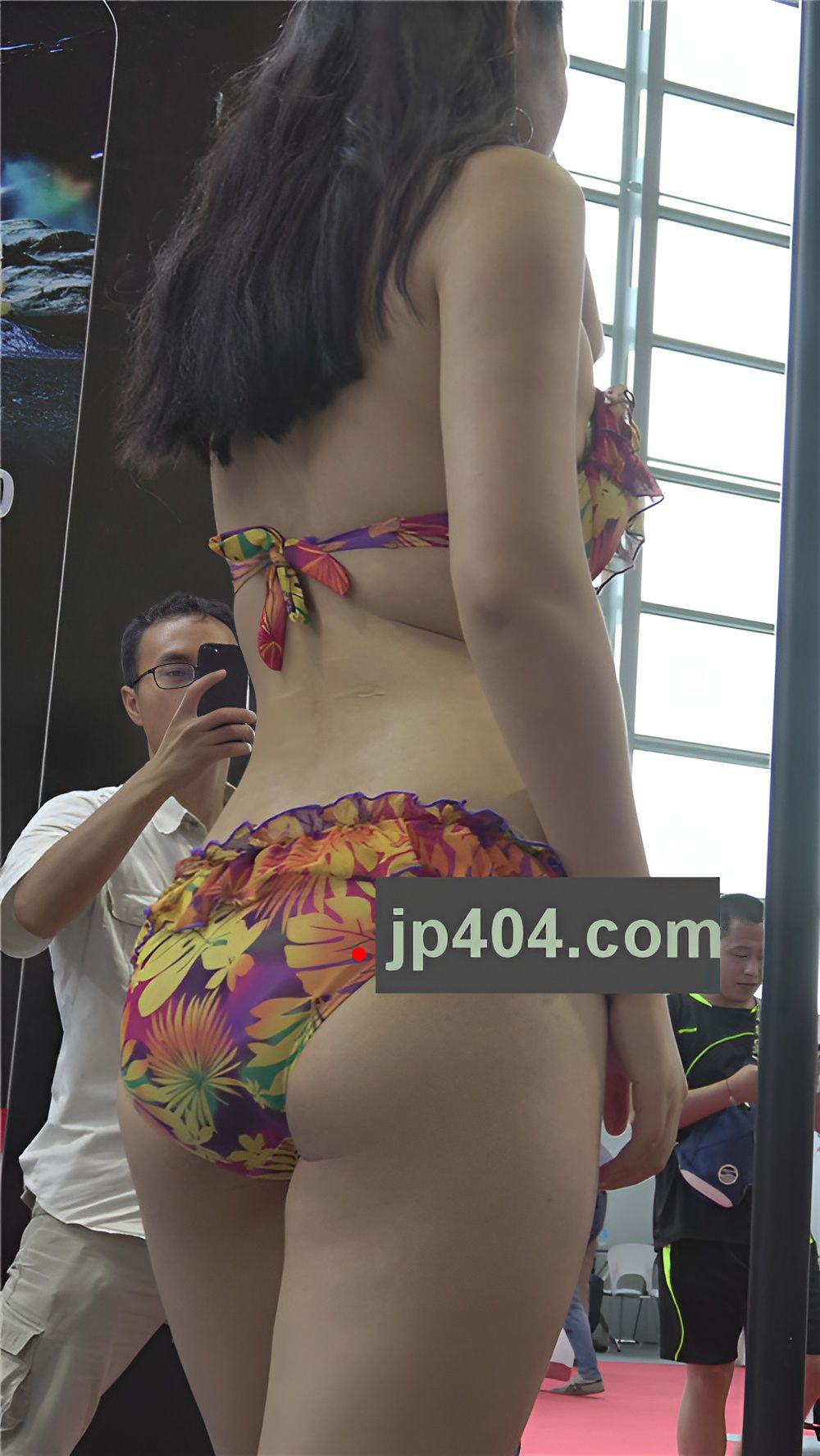 花泳装美女小姐姐[490M/MP4]