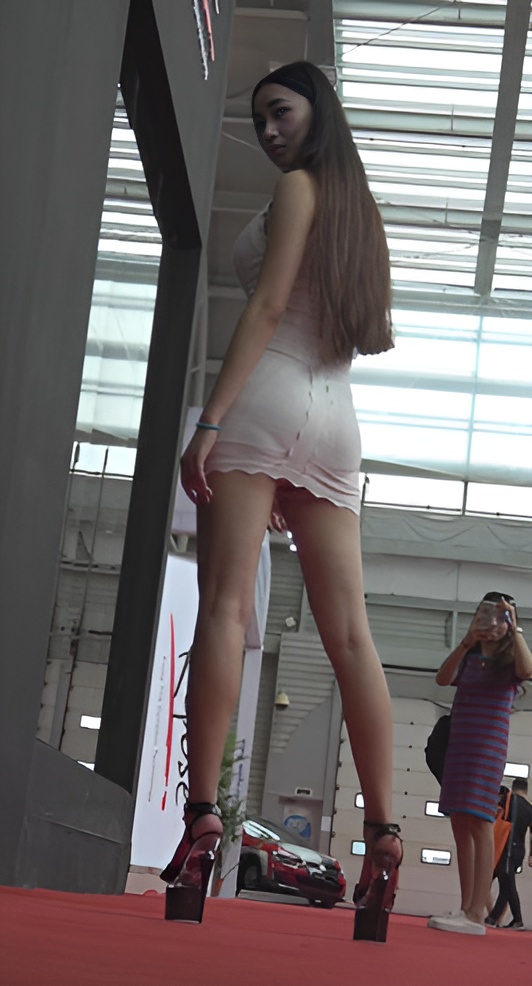 长发白裙美女[598M/MP4]